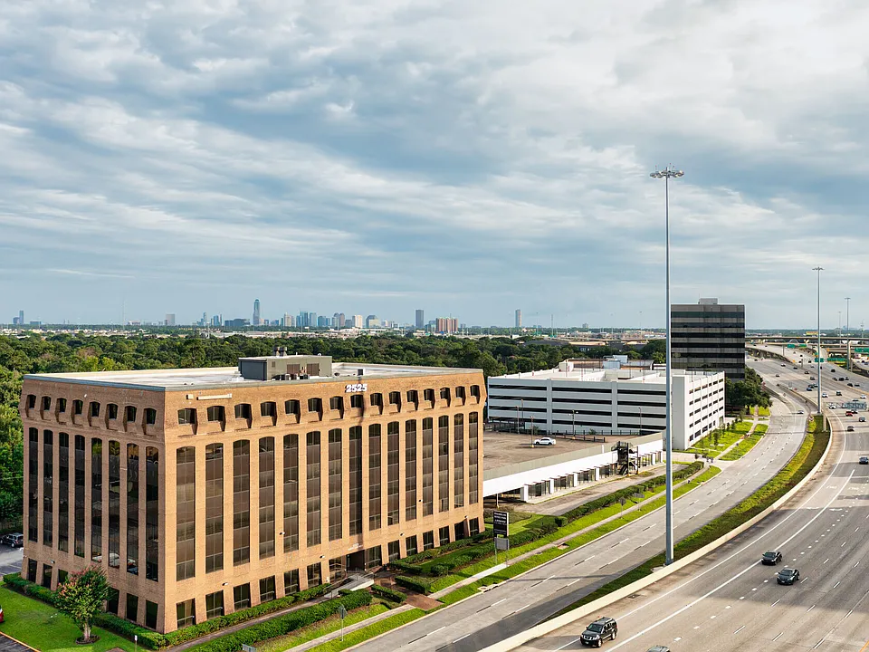 2525 North Loop W #245