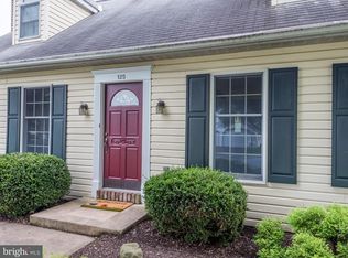 125 Cliff Ln, Elizabethtown, PA 17022