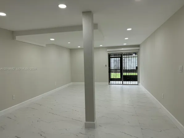 140 NW 87th Ave APT G111, Miami, FL 33172