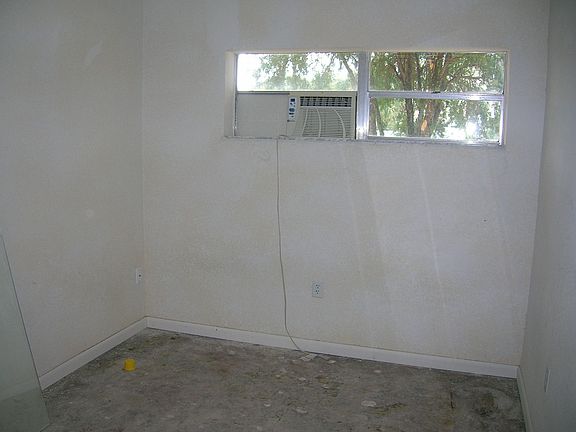 2nd image of 8150 Rosalind Ave APT 5