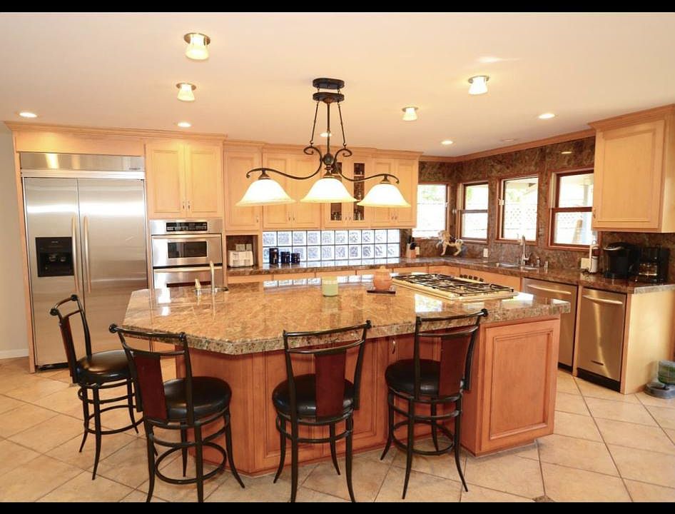 1st image of 365 Sposito Cir