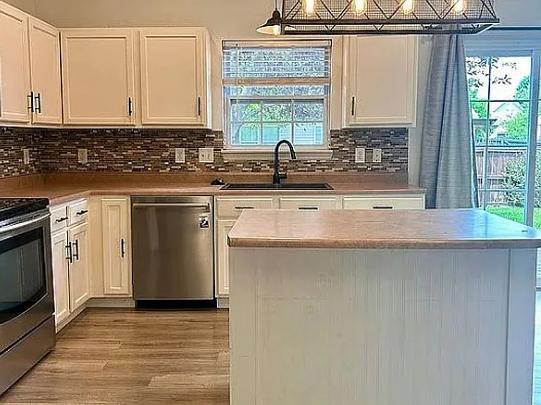710 Elijah St — Photo 23