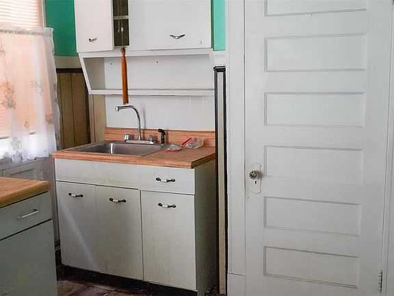 3rd image of 4538 Fair Ave