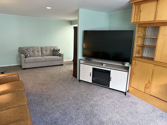 5th image of 811 N Meade Ave