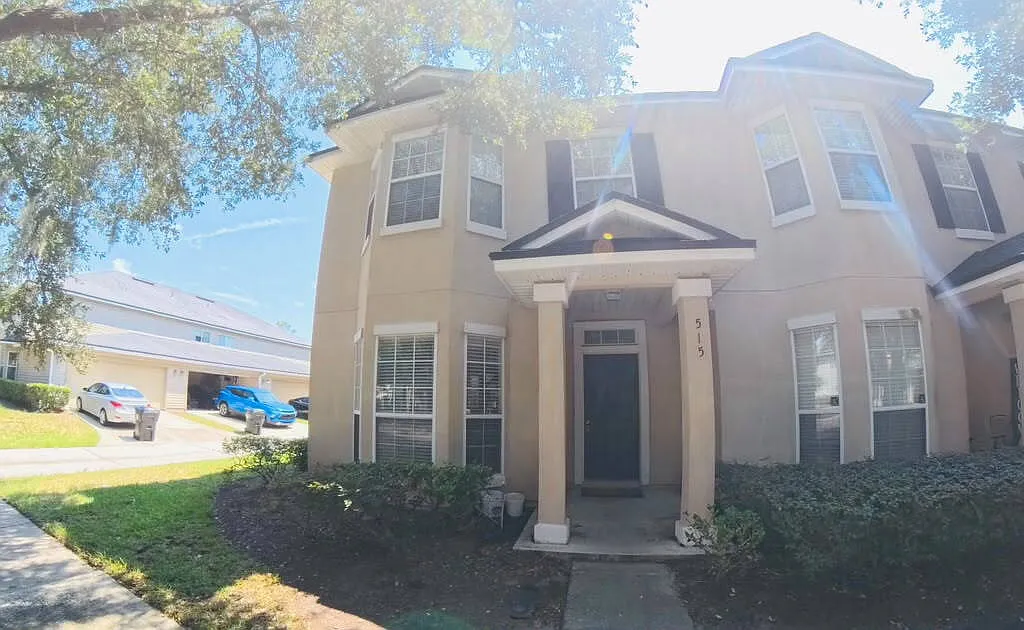 3 bed, 2.5 bath, 1525 sqft, $1,600 — Photo 1