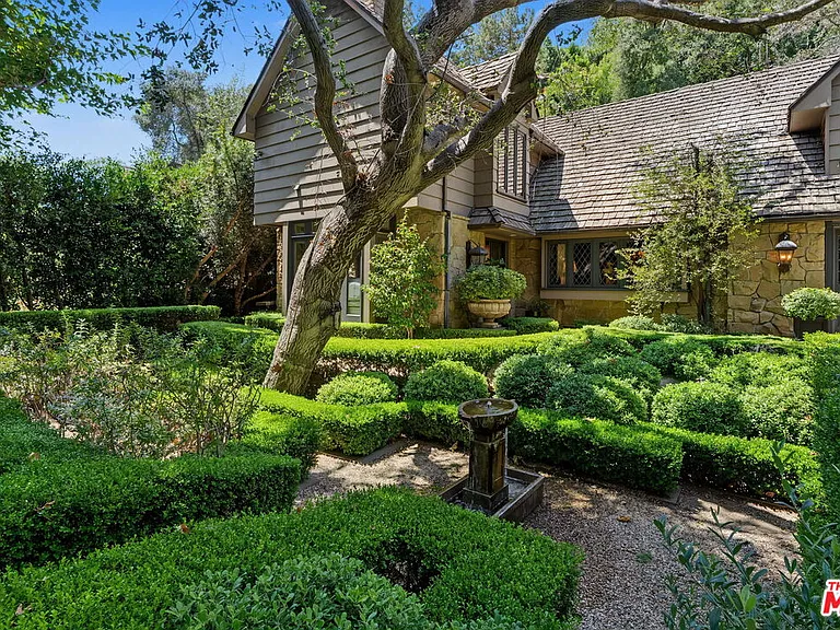 575 N Beverly Glen Blvd — Photo 47