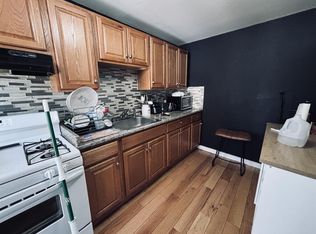 509 Medford St #2A, Somerville, MA 02145