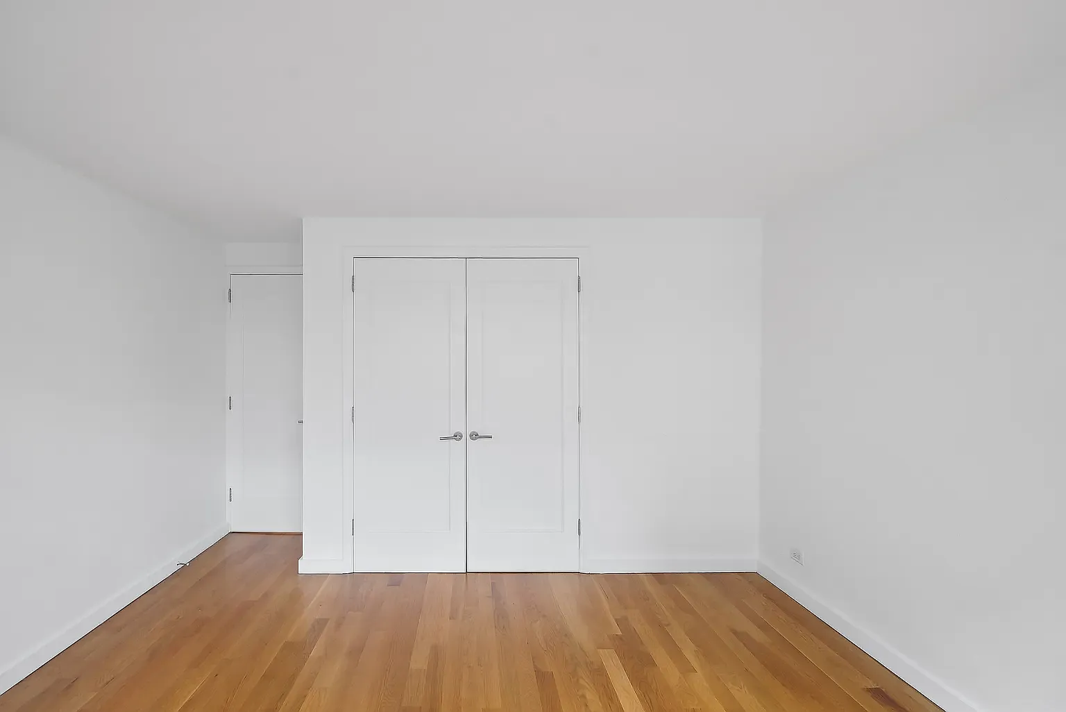 330 West 58th Street — Photo 4