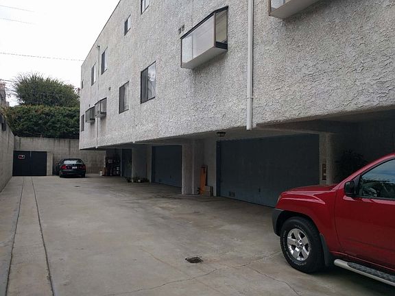3rd image of 2615 W Grand Ave APT D
