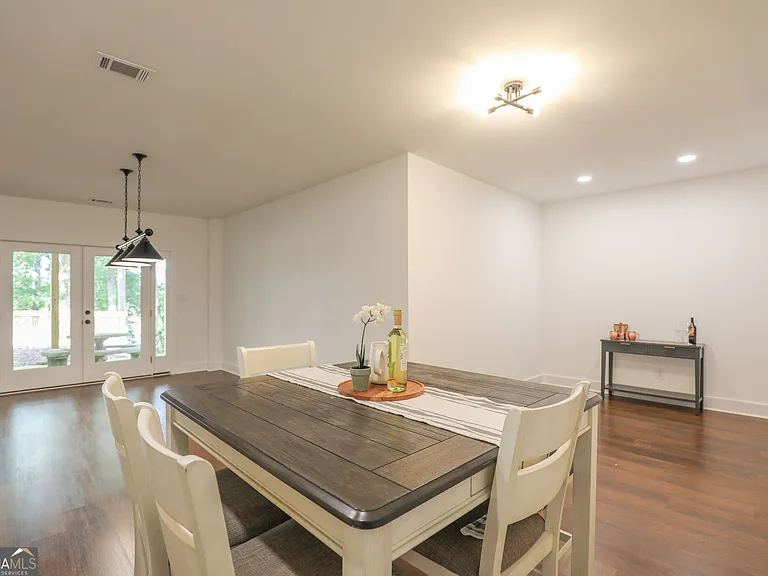 212 Southland Dr — Photo 12