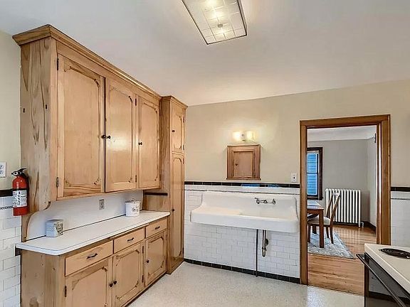 4th image of 4304 Beard Ave S #1