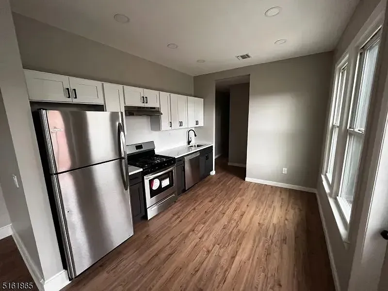 2 bed, $2,600 — Photo 3
