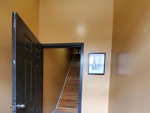 4th image of 1207 Race St #1