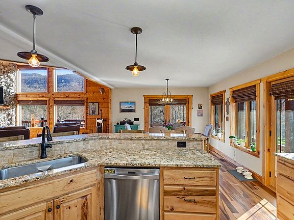 12th image of this home