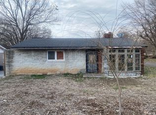 1477 E Whiteside St, Springfield, MO 65804