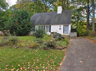 312 Cunningham Ave E, Ottawa, ON K1H6B4