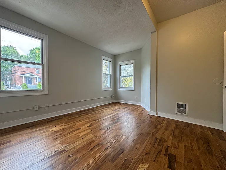 162 Sheffield Ave #B2 — Photo 13