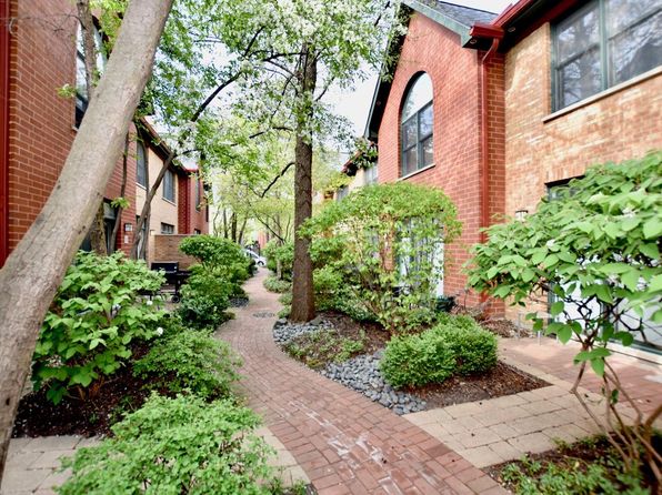 1801 W Diversey Pkwy Unit 18