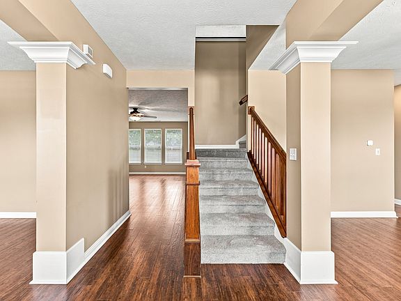 4th image of 1930 Heathrow Dr