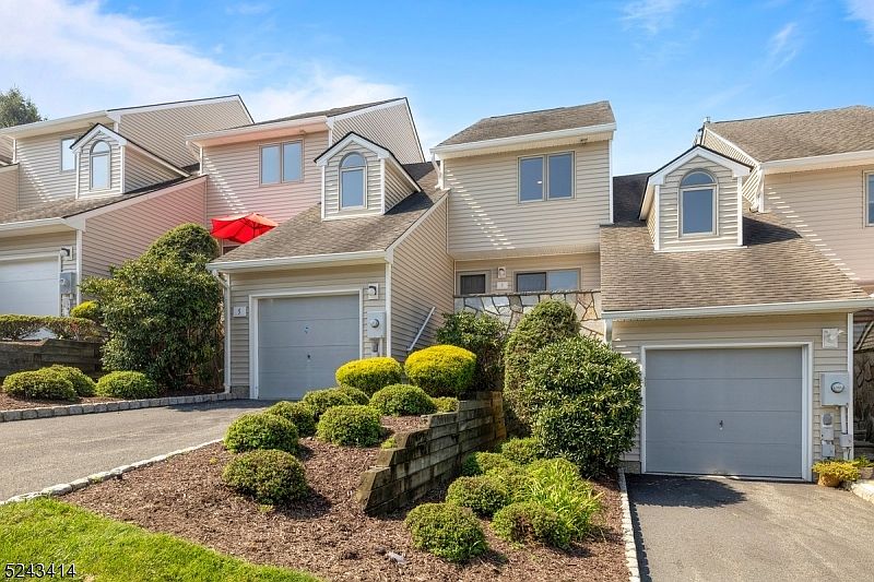 1st image of 5 Knutsen Dr