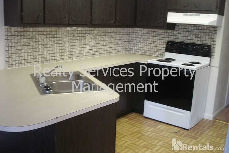 2nd image of 716 Karlov St