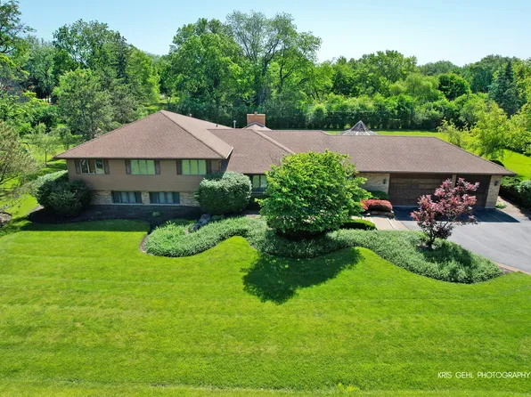 115 Palm Dr, Barrington, IL 60010