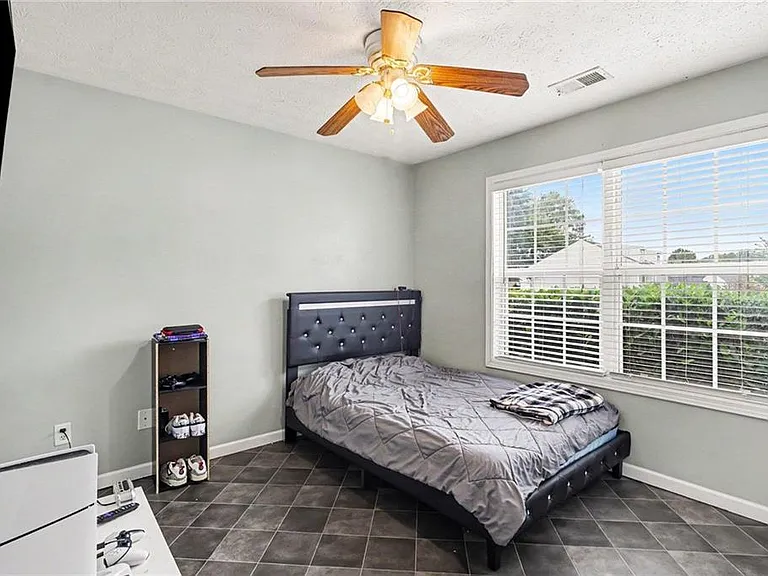 413 Erin Ct — Photo 13