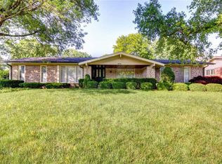 424 Mayfair Dr, Ballwin, MO 63011