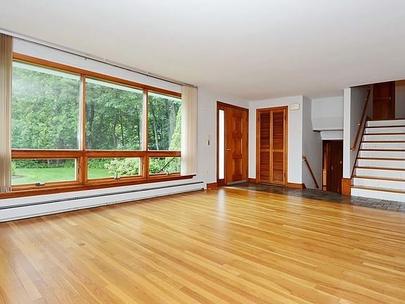 3rd image of 449 Essex St