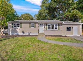 327 Shamrock Dr, Warwick, RI 02886