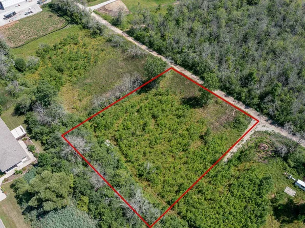 Wittmann Dr, Menasha, WI 54952