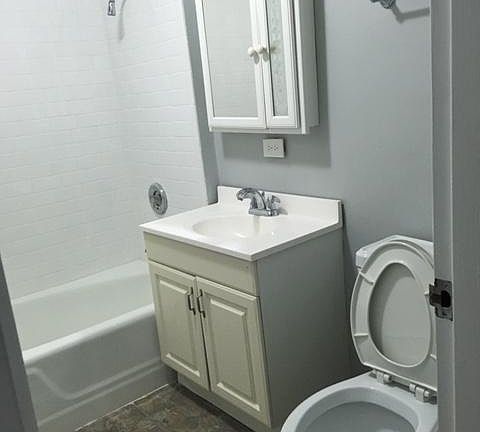 3rd image of 5406 S Harper Ave APT 301
