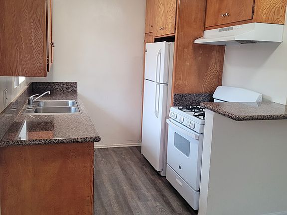 5th image of 202 E Cypress St APT 12A
