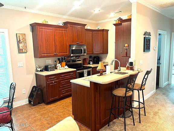 4th image of 806 Sturbridge Drive