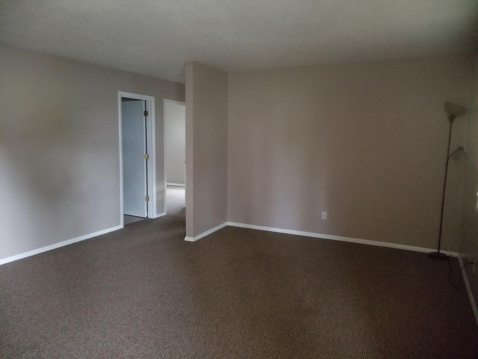 2nd image of 200-202 N Birchwood Dr
