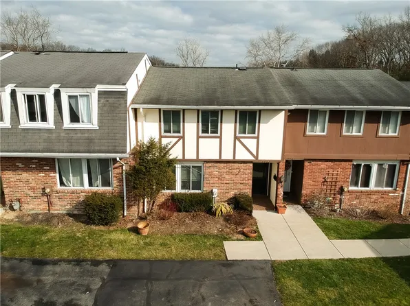 4465 Laurel Oak Dr, Allison Park, PA 15101