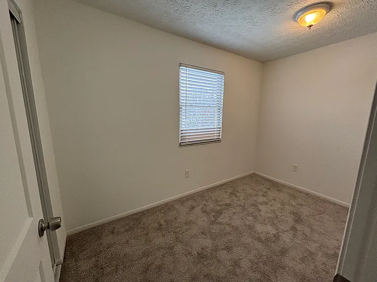 526 Forest St — Photo 13