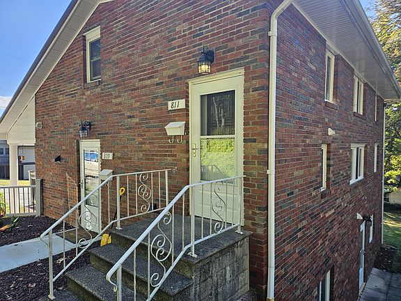 2nd image of 811 Painter St