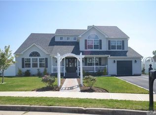 30 Dr Reed Blvd, Amityville, NY 11701