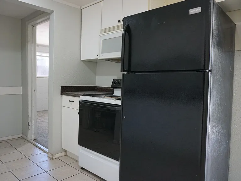 3670-3672 Atlas Way — Photo 5