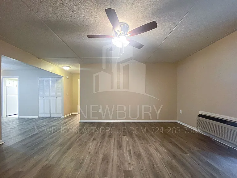 530 N Main Street - The Townhouse. — Photo 27