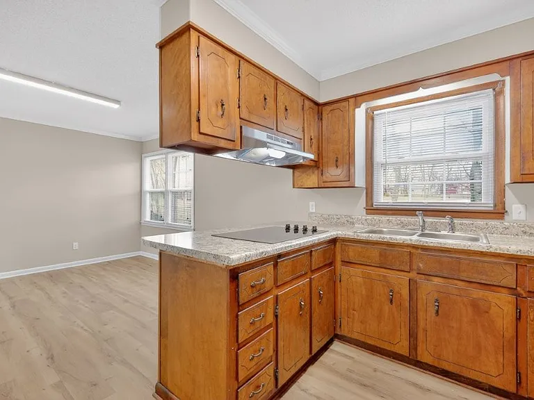 105 Kingwood Ave — Photo 7