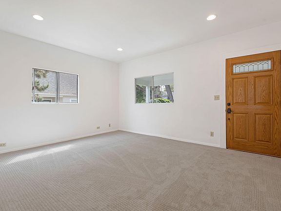 3rd image of 223 W Ortega St