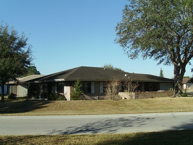 2nd image of 438 Gleneagles Ct