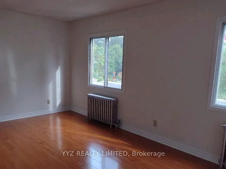 590 Glencairn Ave W — Photo 5