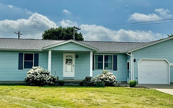 3rd image of 304 Elizabeth Ln