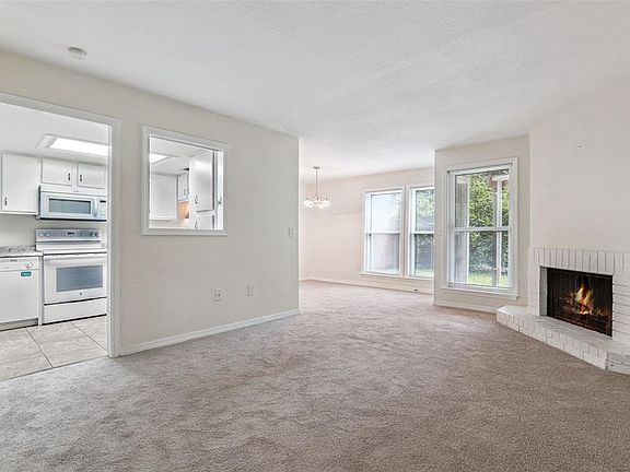 5th image of 623 GRENADINE COURT #623
