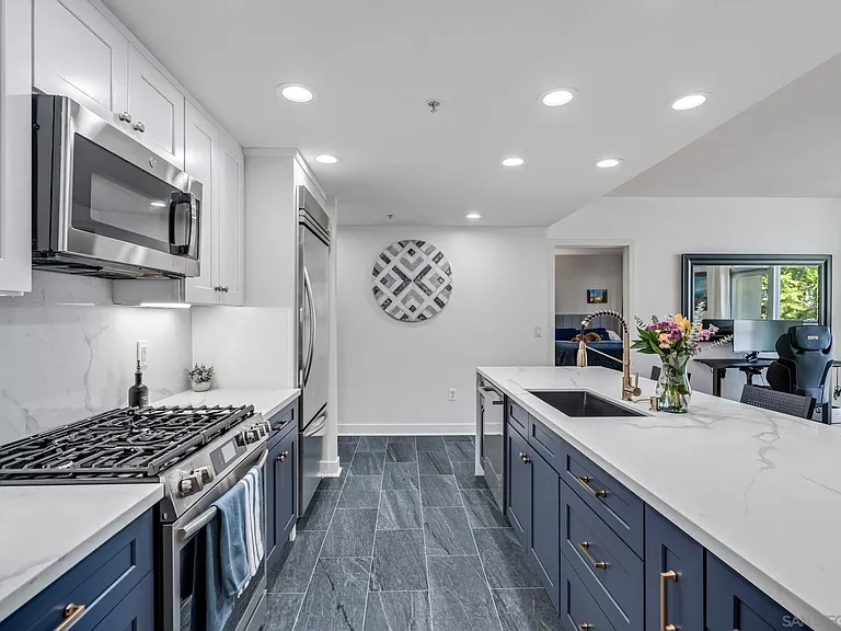 3812 Park Blvd #207 — Photo 3