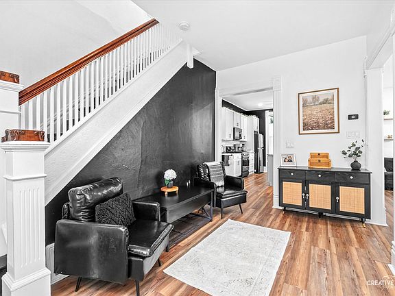 4th image of 211 E Boyd St