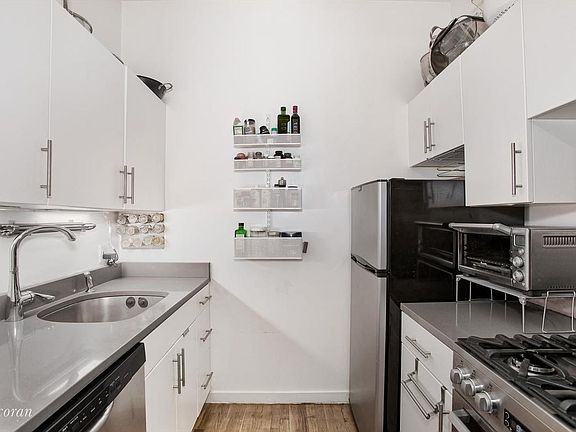 3rd image of 17 E 13th St APT 5E